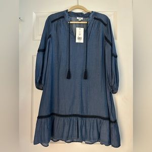 Crown and Ivy women’s LP in chambray.